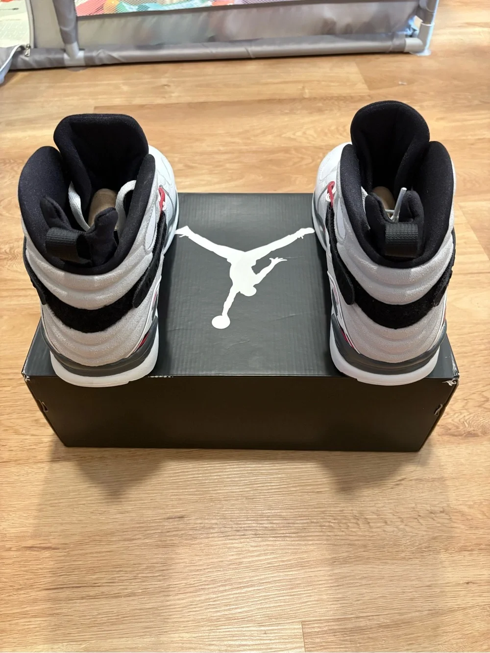 Air Jordan 8 Retro Bugs Bunny 2013 Size 10.5 Mint Never Worn DS OG Box
